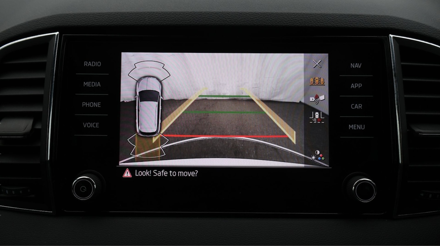 Used Skoda Karoq 2024 for sale - 77833357: Photo 22