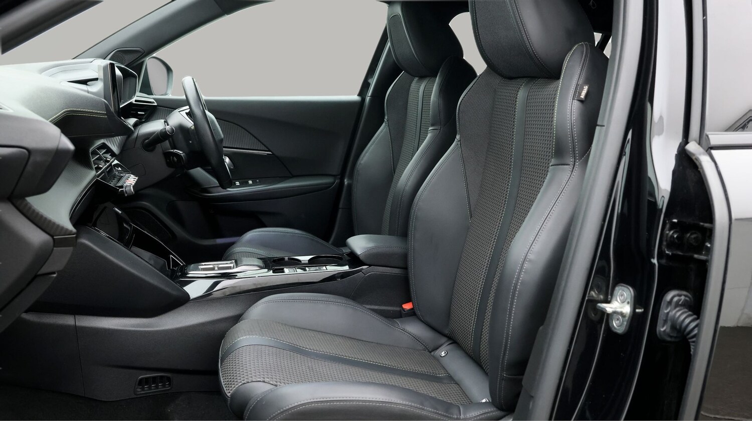 Used Peugeot E-2008 for sale - 77651010: Photo 14