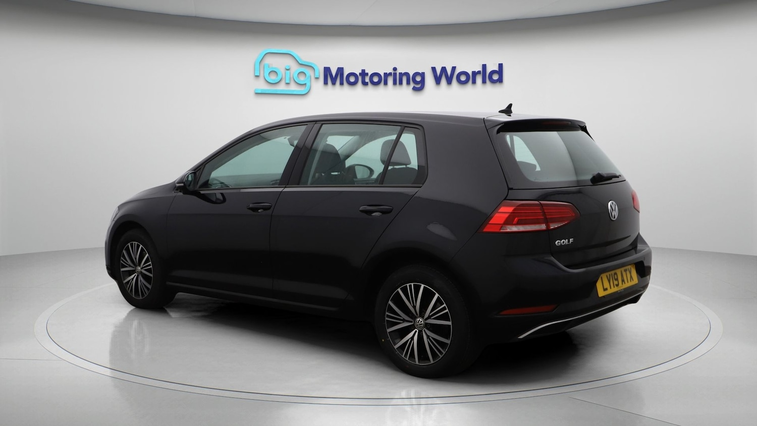 Used Volkswagen Golf 2019 for sale - 77338680: Photo 5