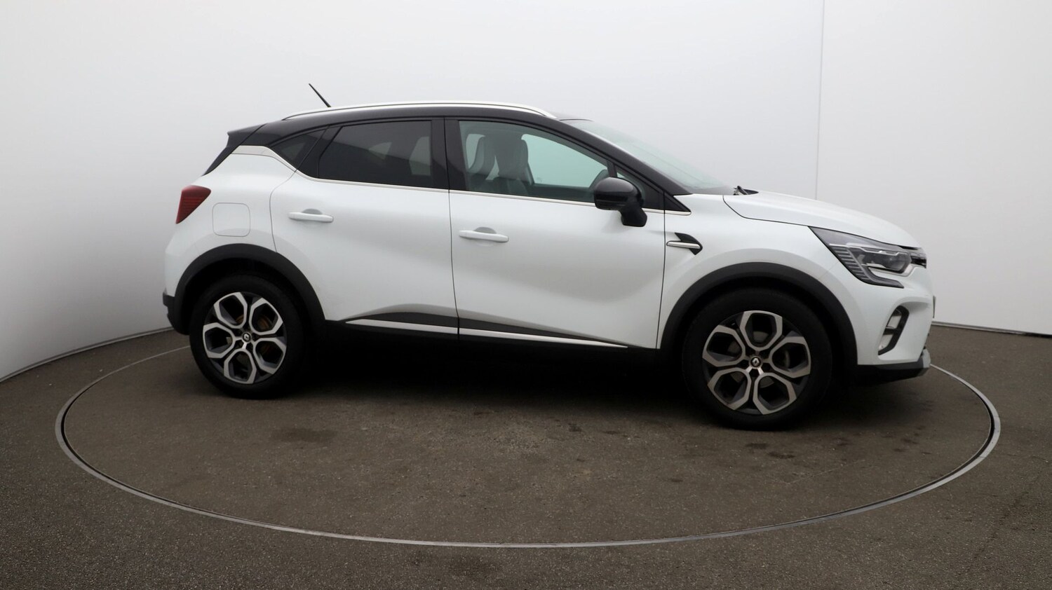 Used Renault Captur for sale - 76808856: Photo 39