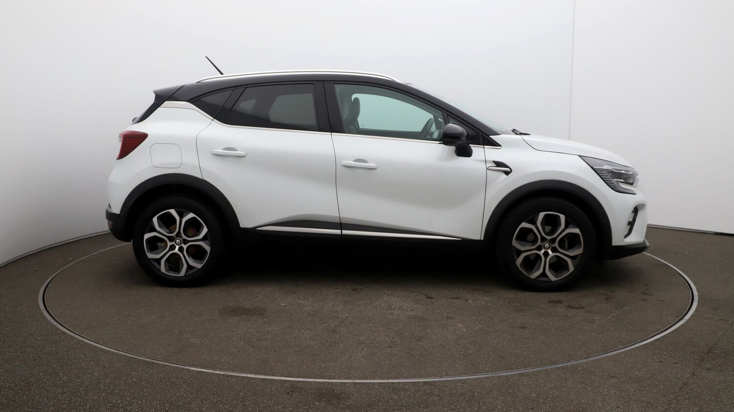 Used Renault Captur for sale - 76808856: Photo 40
