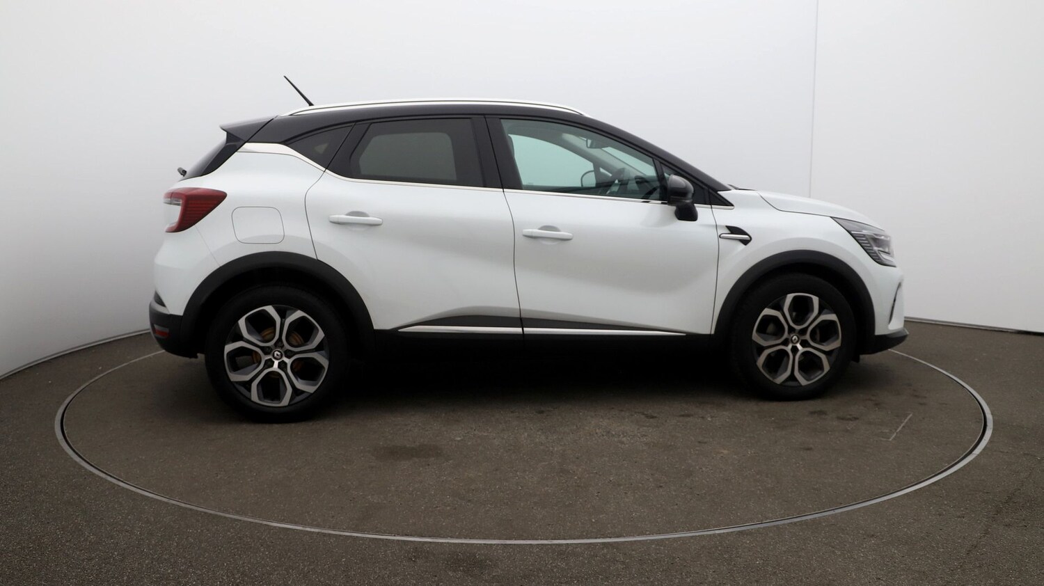 Used Renault Captur for sale - 76808856: Photo 41