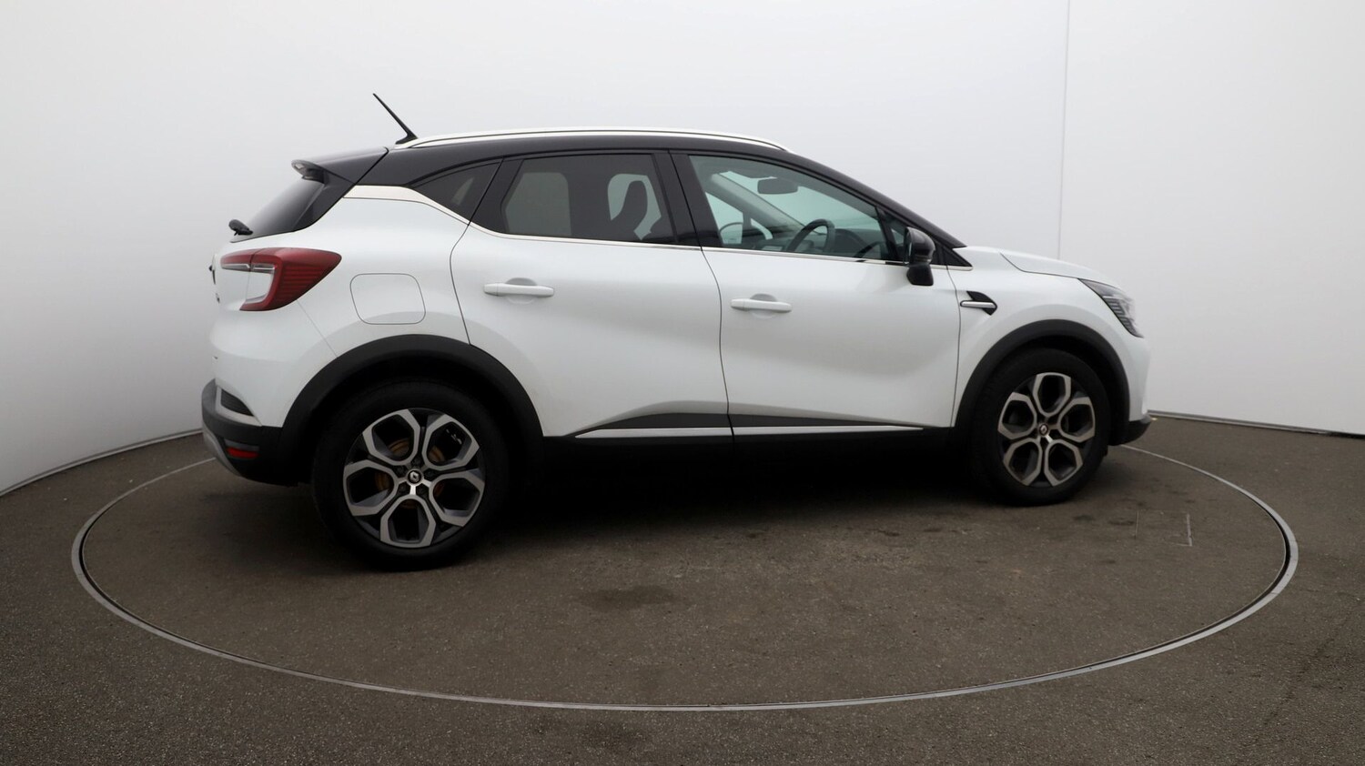 Used Renault Captur for sale - 76808856: Photo 42