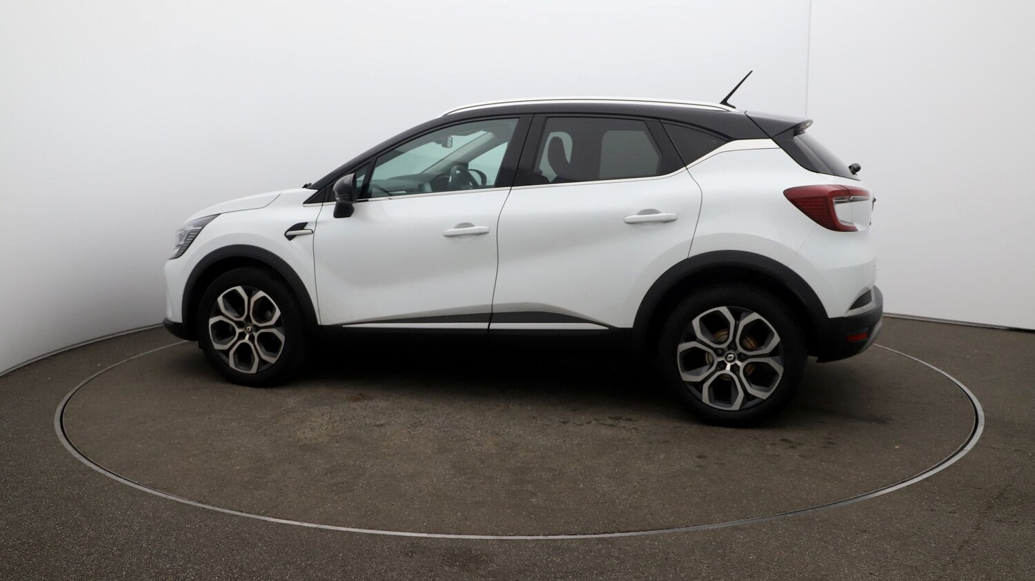 Used Renault Captur for sale - 76808856: Photo 49