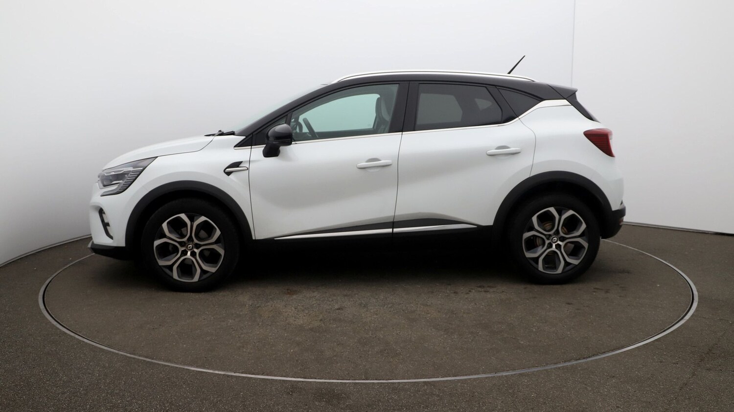 Used Renault Captur for sale - 76808856: Photo 56