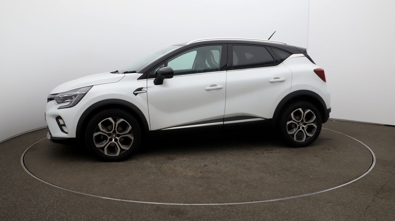 Used Renault Captur for sale - 76808856: Photo 57