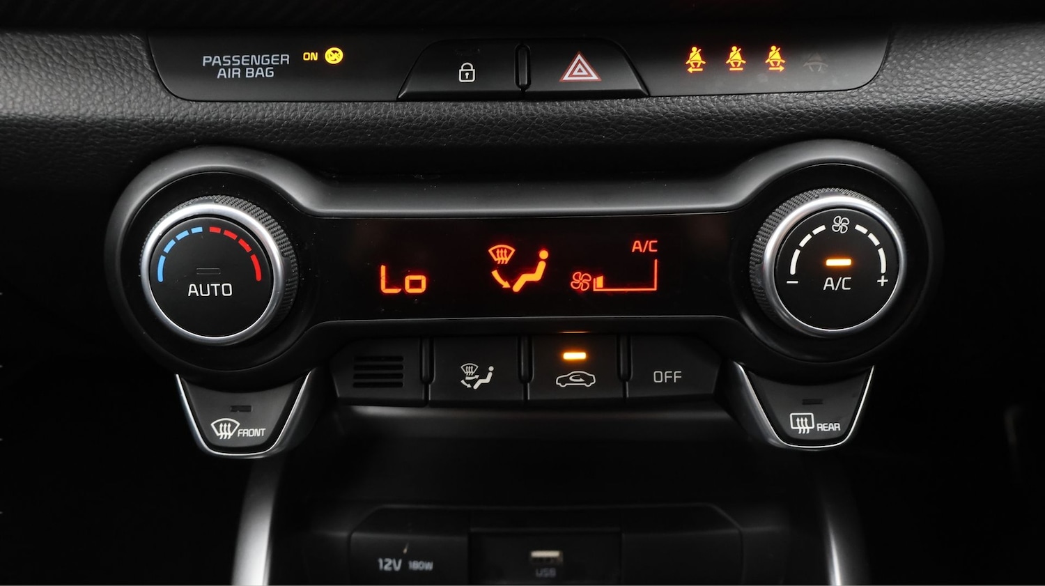 Used Kia Stonic 2023 for sale - 77355066: Photo 12