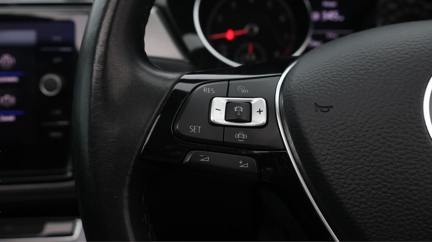 Used Volkswagen Touran for sale - 77206869: Photo 26