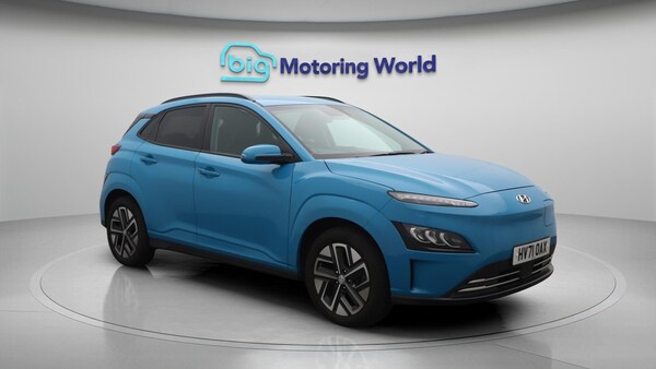 Used Hyundai KONA 2021 for sale - 76152977: Photo 2