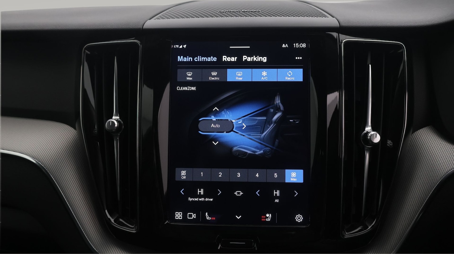 Used Volvo XC60 2023 for sale - 77460128: Photo 12