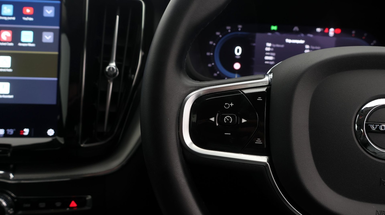 Used Volvo XC60 2023 for sale - 77460128: Photo 24