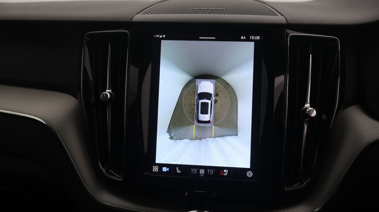 Used Volvo XC60 2023 for sale - 77460128: Photo 26