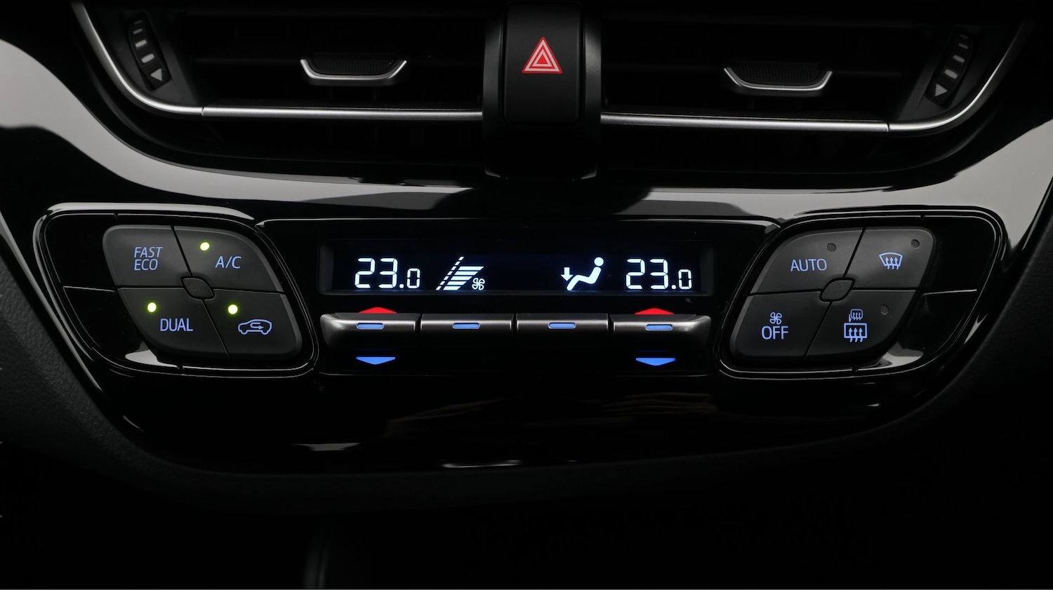 Used Toyota C-HR 2023 for sale - 77591233: Photo 12