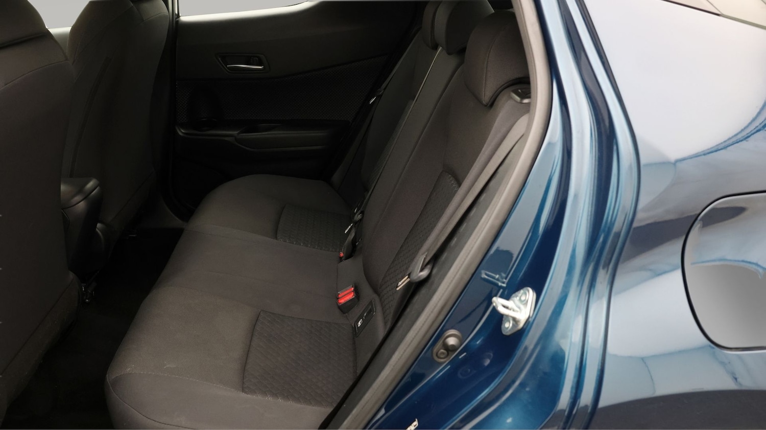 Used Toyota C-HR 2023 for sale - 77591233: Photo 16