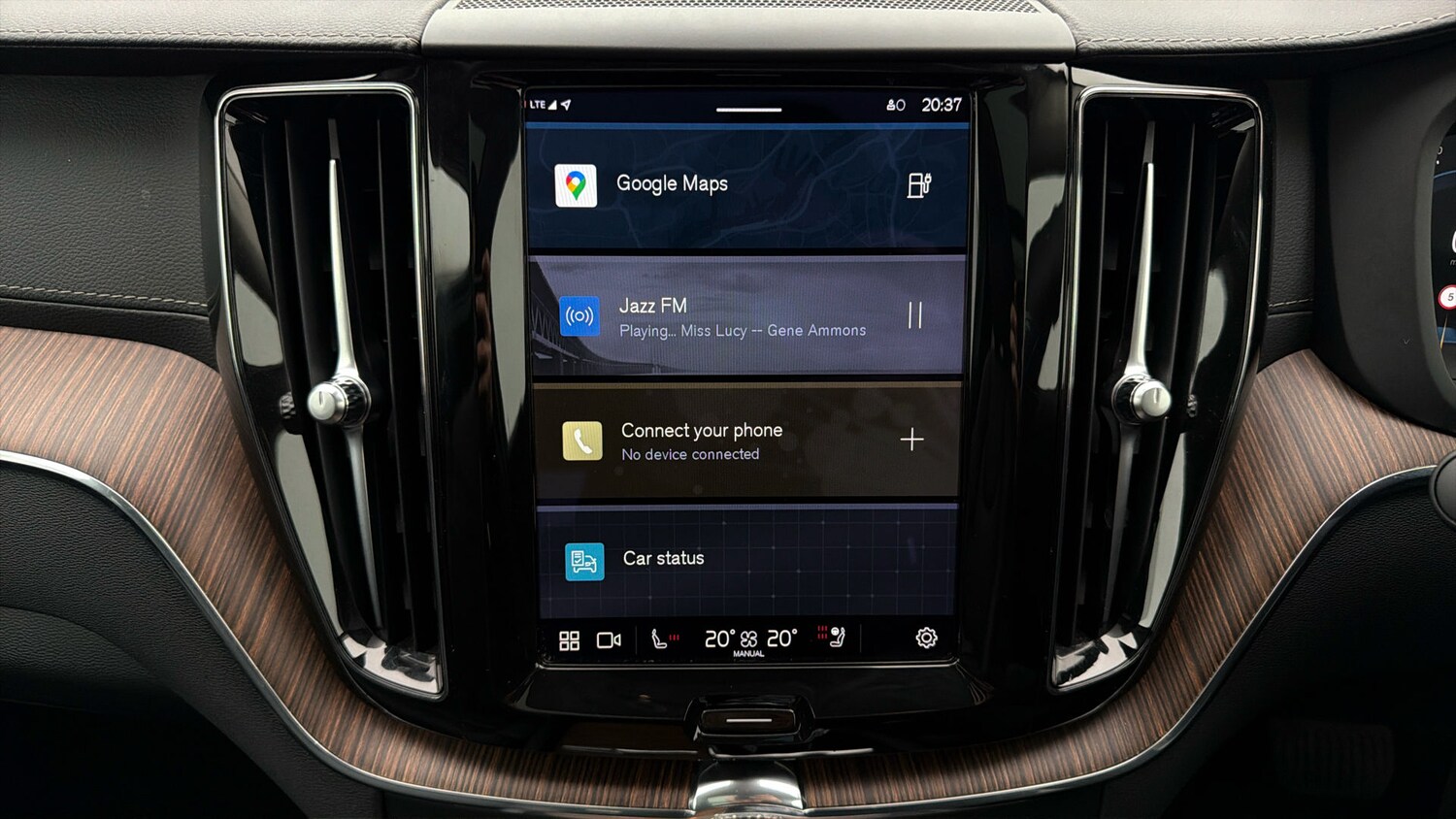 Used Volvo XC60 2023 for sale - 77962091: Photo 10