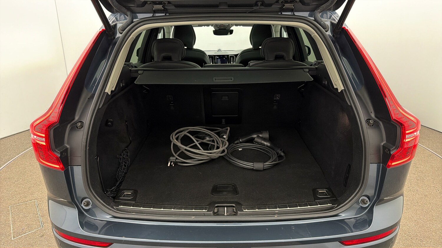 Used Volvo XC60 2023 for sale - 77962091: Photo 16