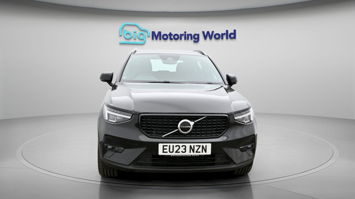 Used Volvo XC40 2023 for sale - 78083871: Photo 2