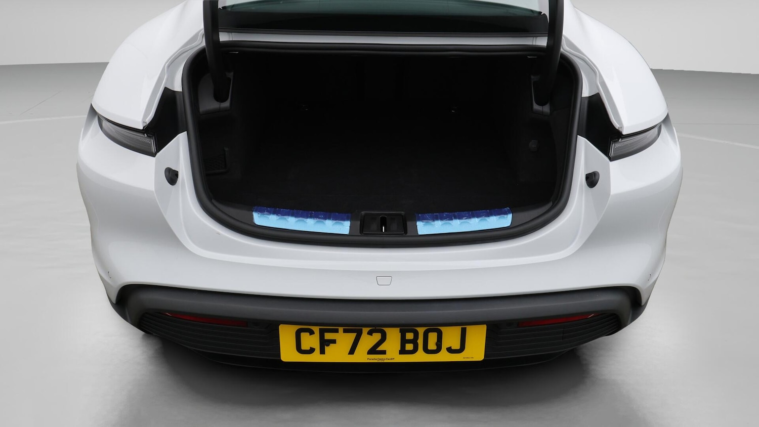 Used Porsche Taycan 2022 for sale - 76214124: Photo 18