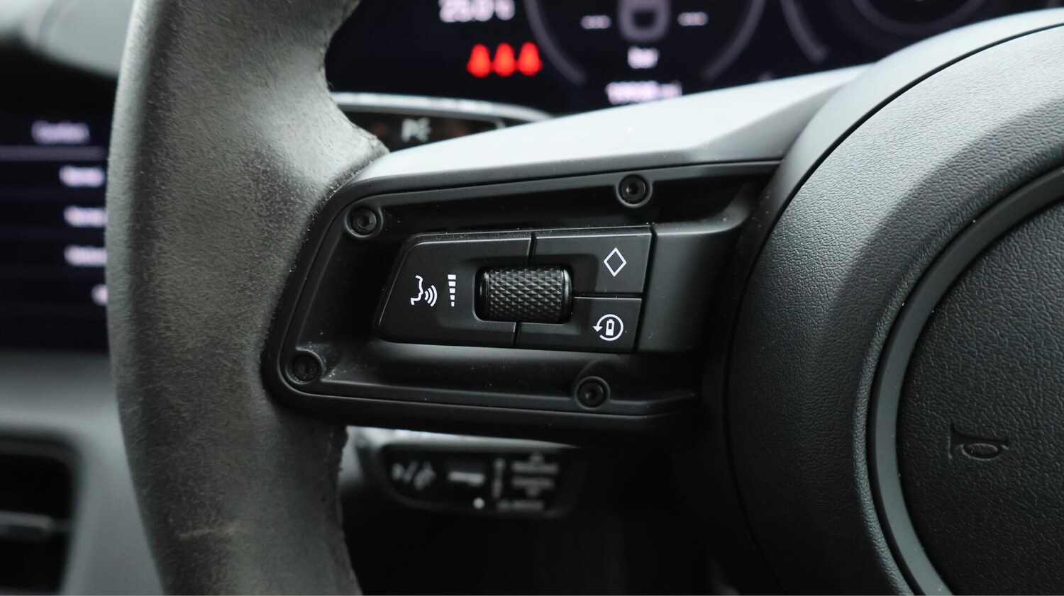 Used Porsche Taycan 2022 for sale - 76214124: Photo 26