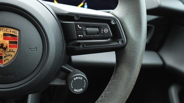 Used Porsche Taycan 2022 for sale - 76214124: Photo 27