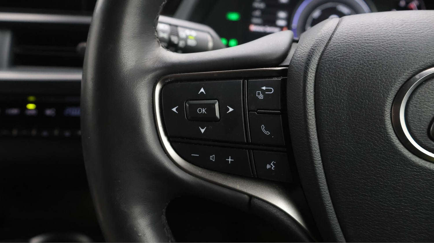 Used Lexus UX 2023 for sale - 76432492: Photo 25