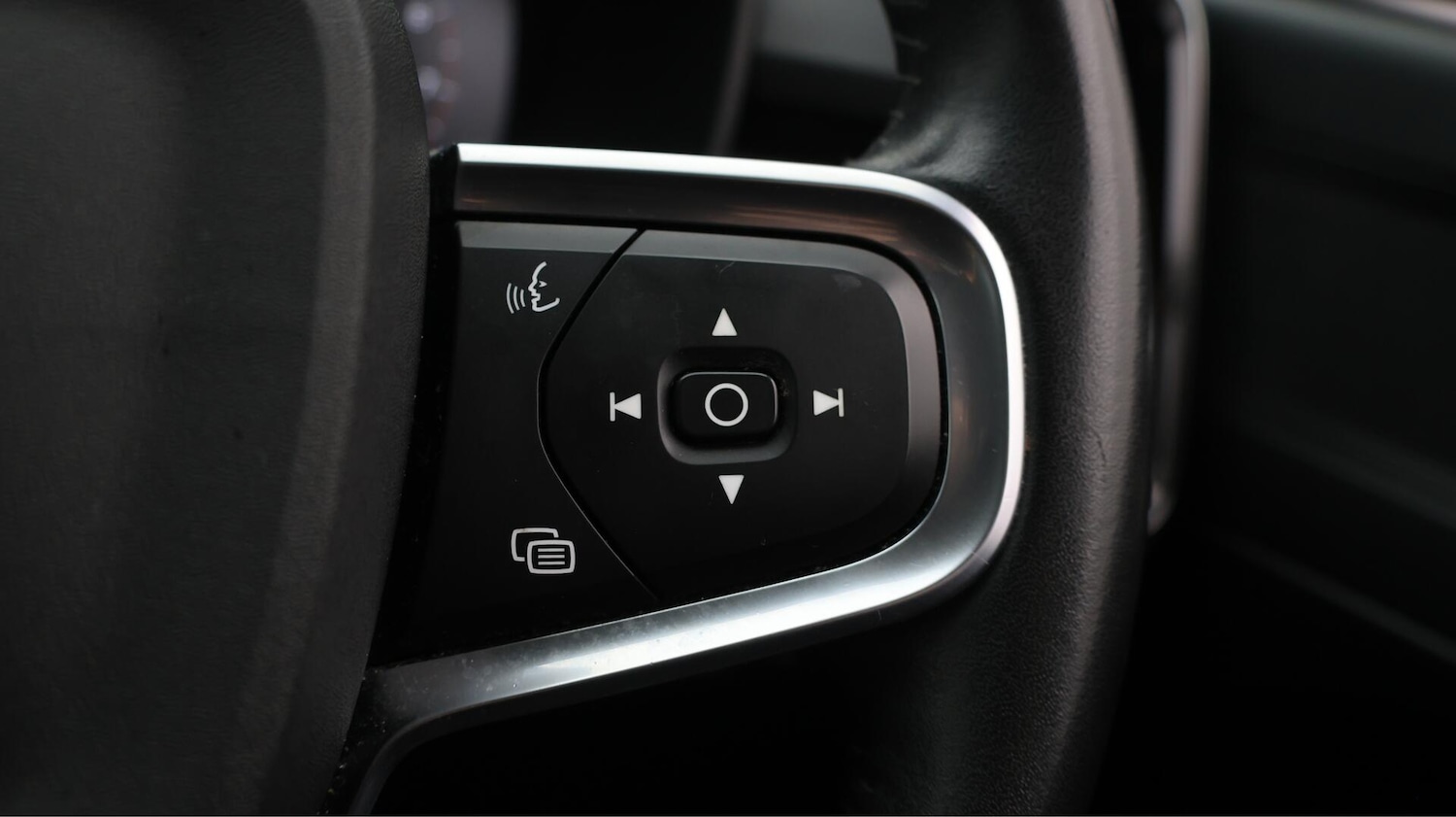 Used Volvo XC40 2020 for sale - 76361479: Photo 24