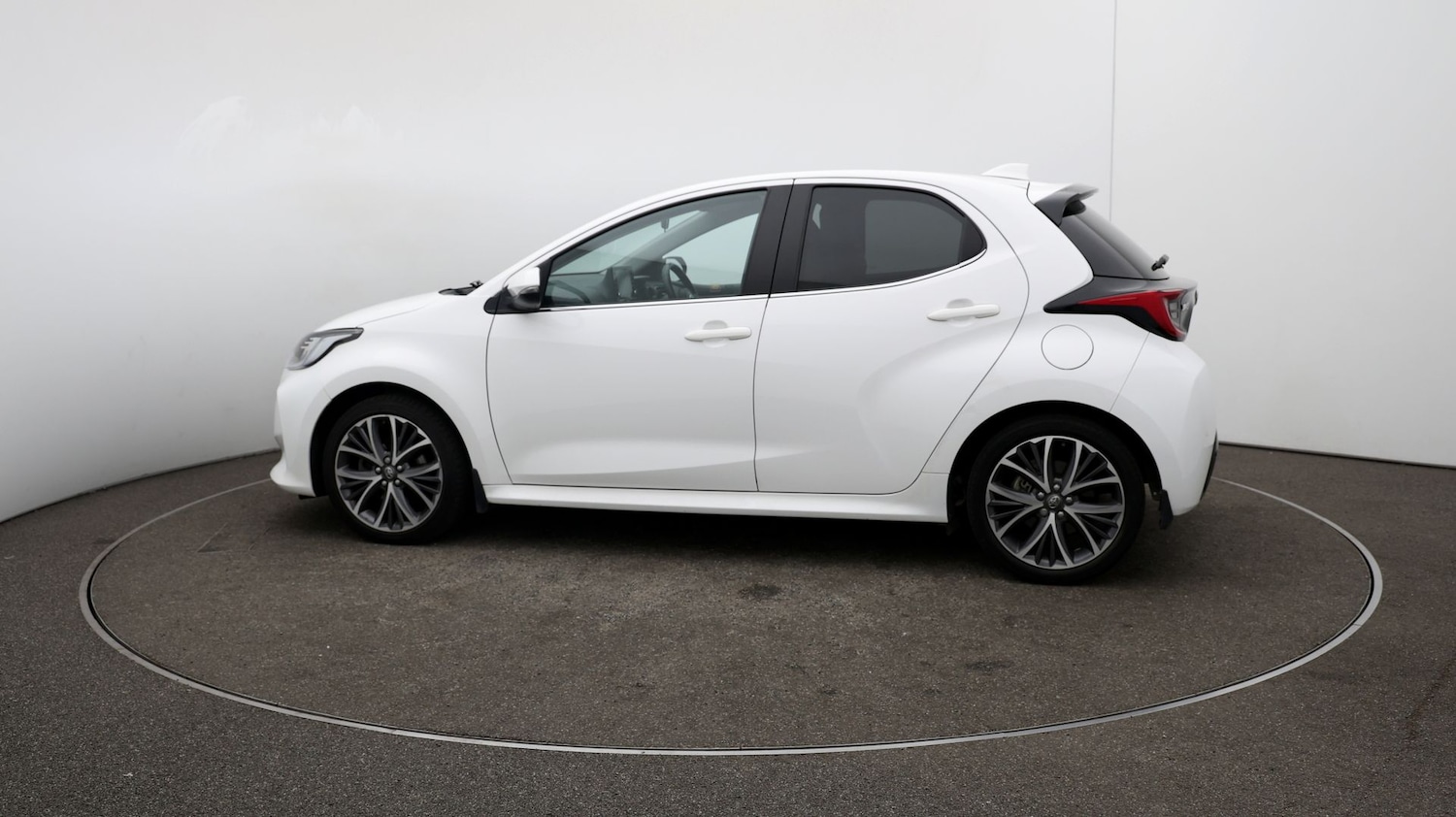 Used Toyota Yaris 2022 for sale - 76808770: Photo 51