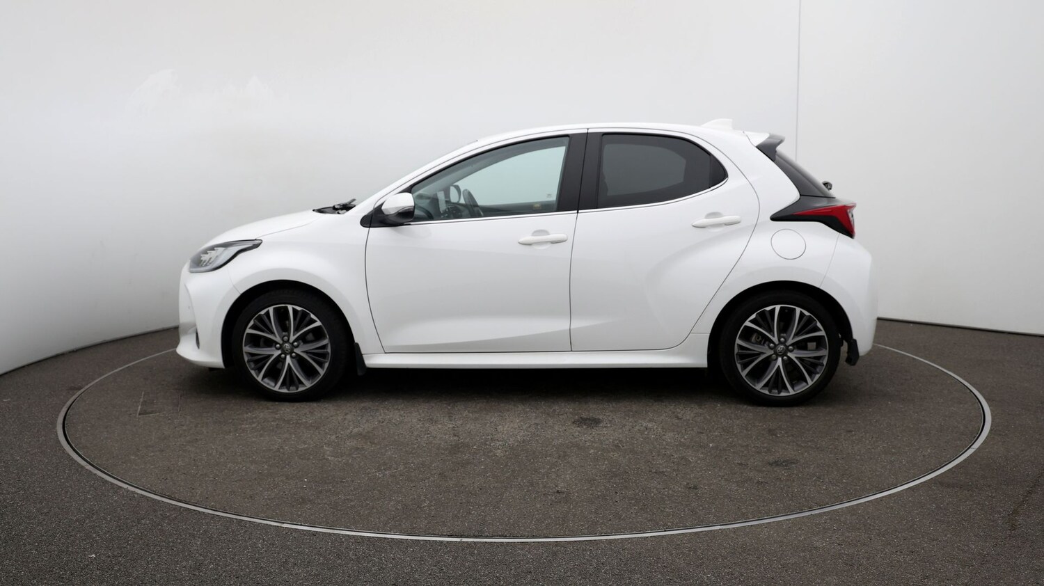 Used Toyota Yaris 2022 for sale - 76808770: Photo 57