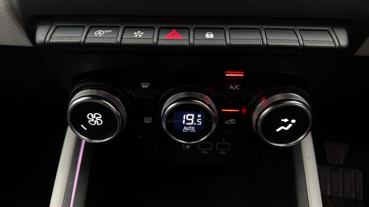 Used Renault Clio 2023 for sale - 78039073: Photo 11