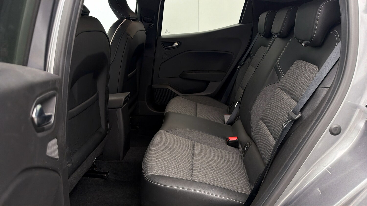 Used Renault Clio 2023 for sale - 78039073: Photo 15