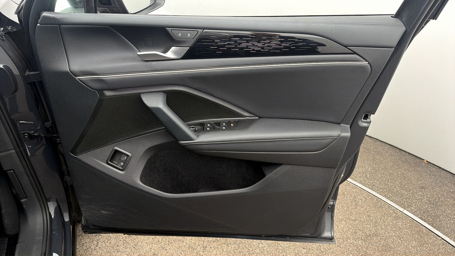 Used Volkswagen Tiguan for sale - 78106555: Photo 14