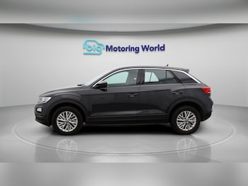 Used Volkswagen T-Roc 2021 for sale - 77271454: Photo