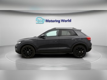 Used Volkswagen T-Roc 2022 for sale - 78149596: Photo