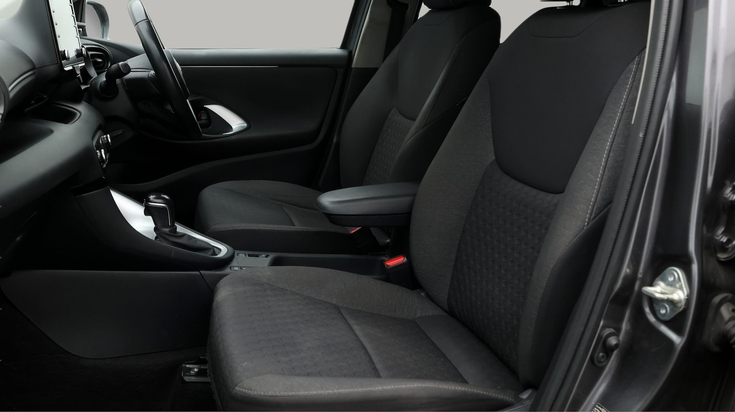 Used Toyota Yaris 2022 for sale - 77135689: Photo 14