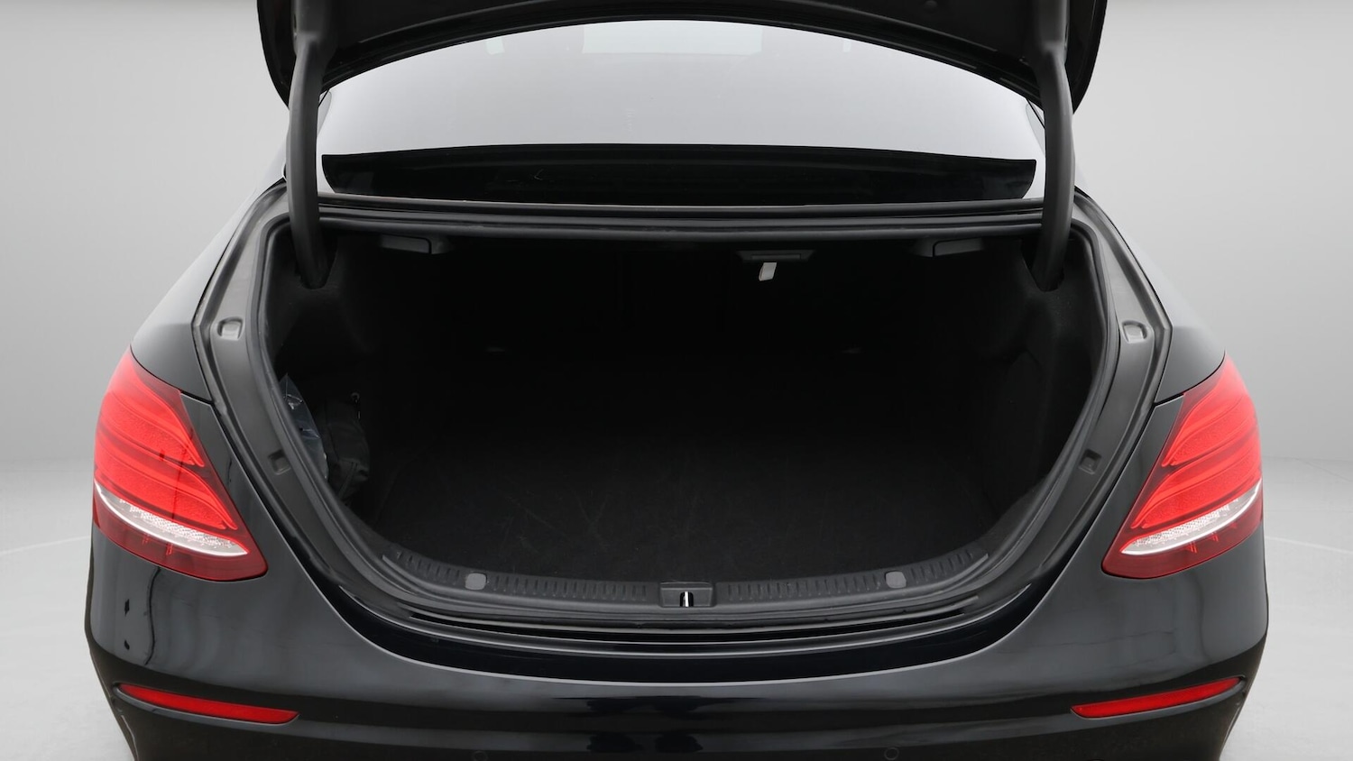 Used Mercedes-Benz E Class 2020 for sale - 76735343: Photo 18