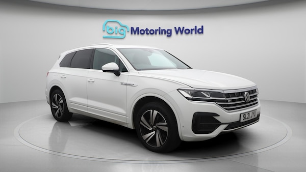 Used Volkswagen Touareg 2021 for sale - 76152319: Photo 2