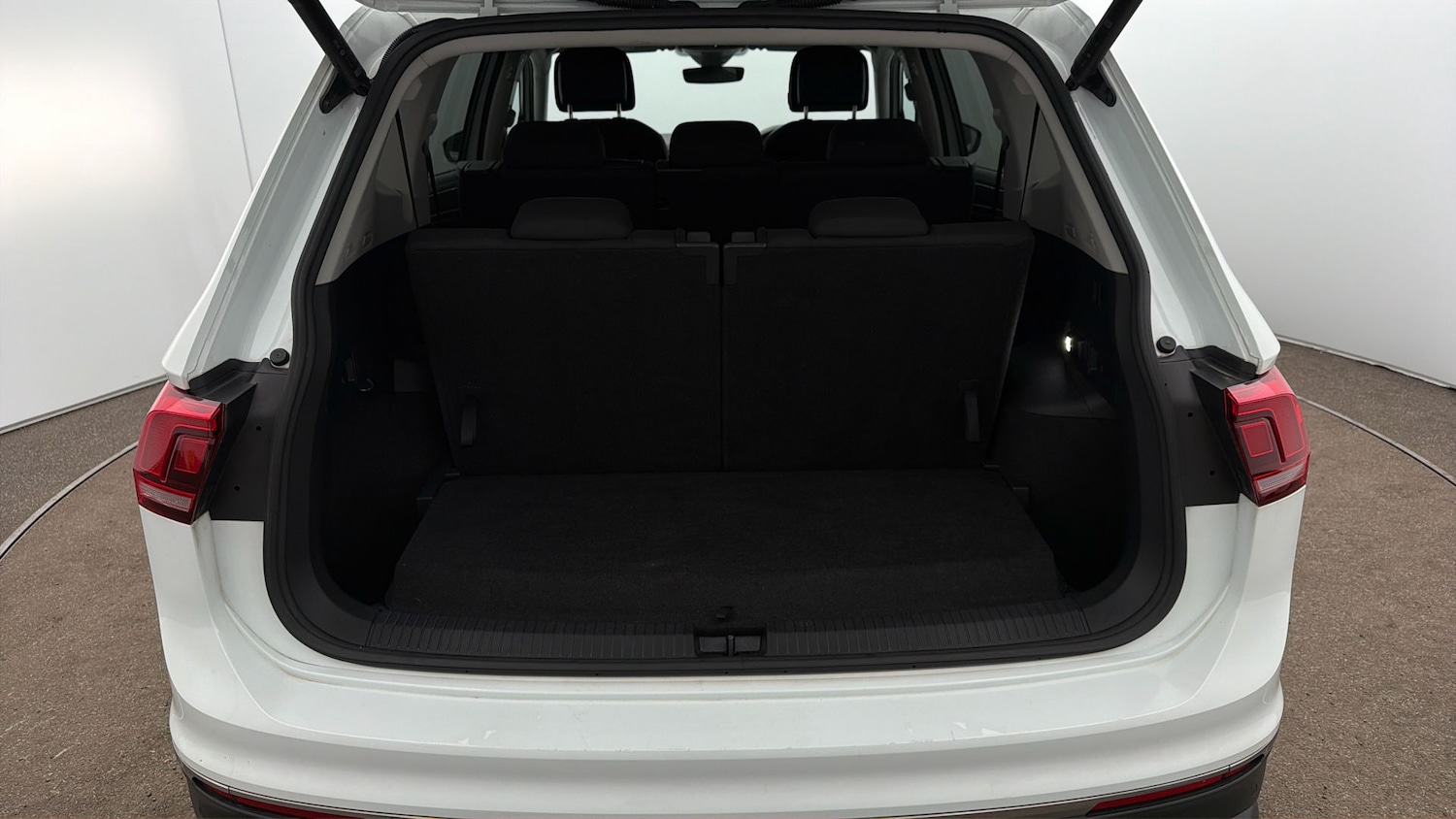 Used Volkswagen Tiguan Allspace 2023 for sale - 78018515: Photo 16