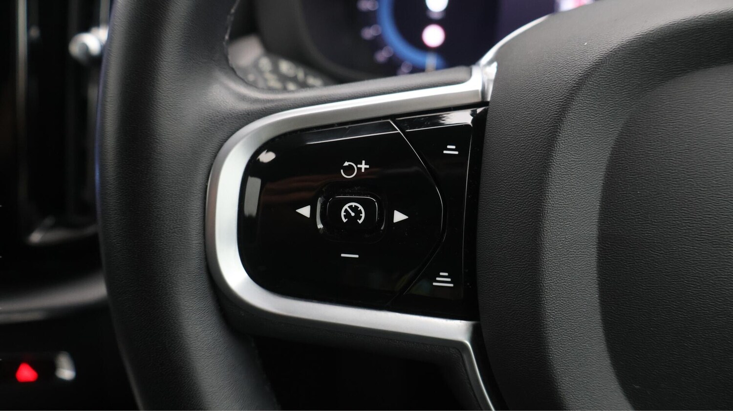 Used Volvo XC60 2022 for sale - 76633677: Photo 25