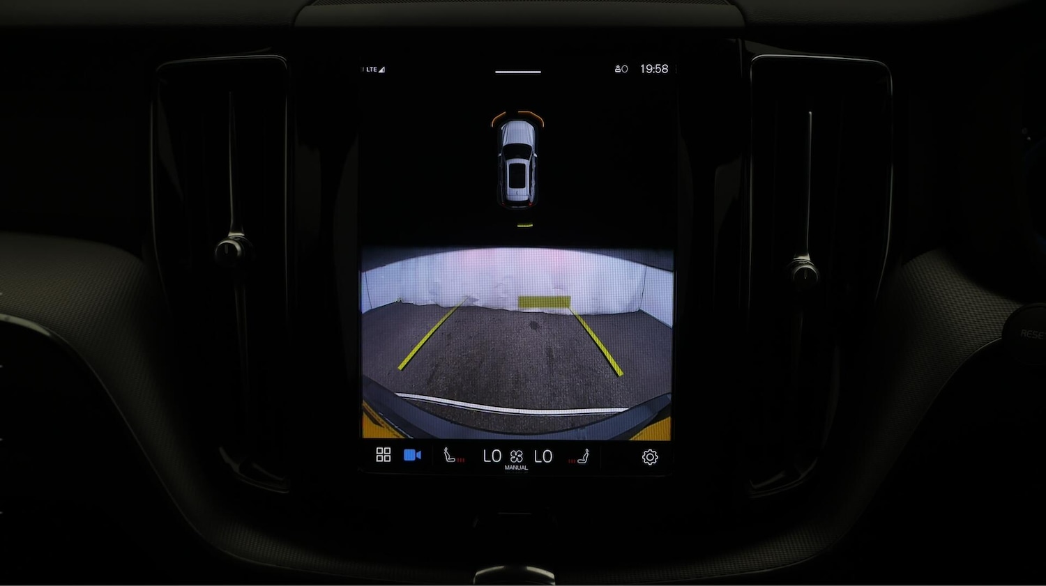 Used Volvo XC60 2022 for sale - 76633677: Photo 27