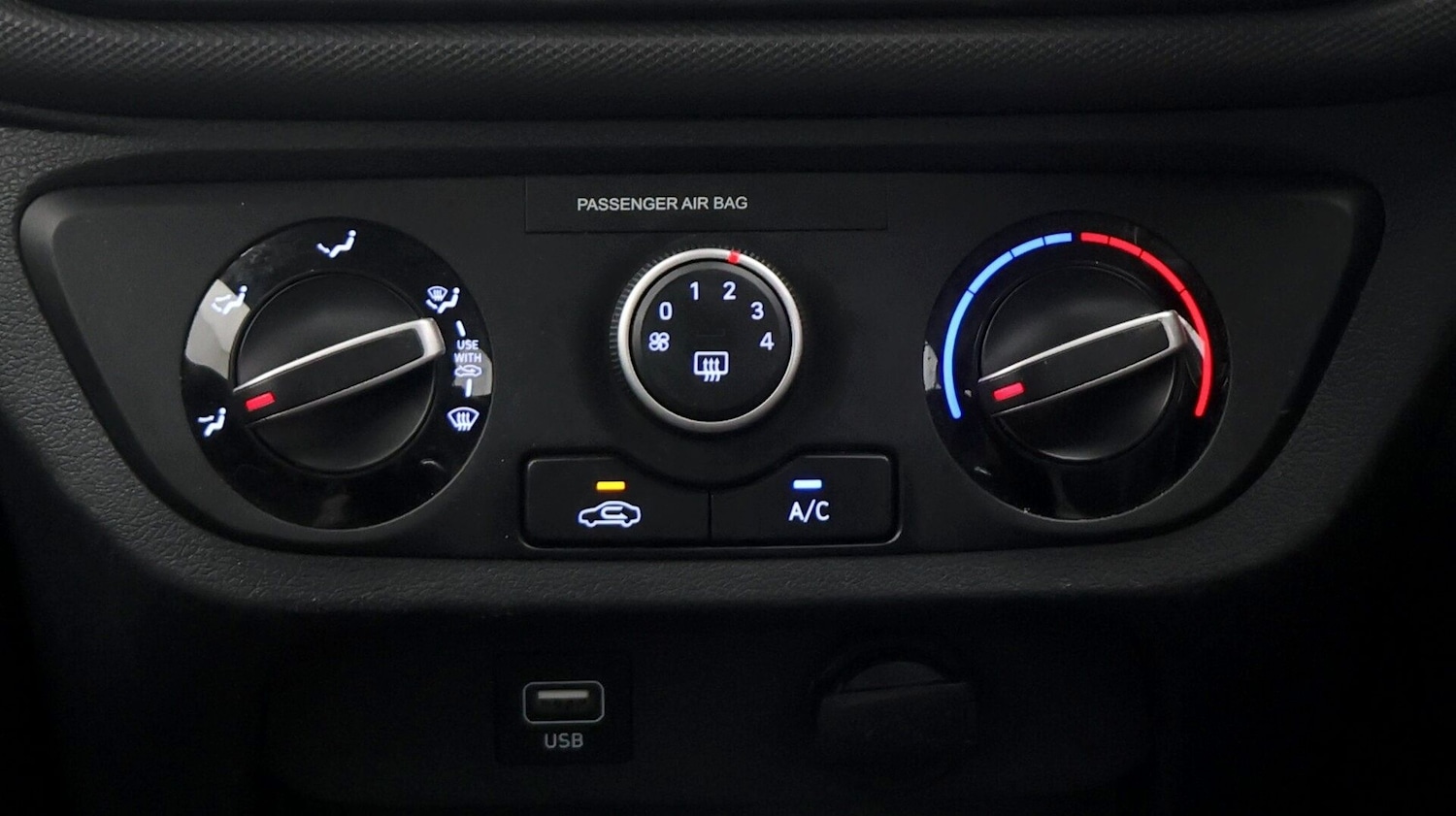 Used Hyundai i10 2023 for sale - 77277167: Photo 12