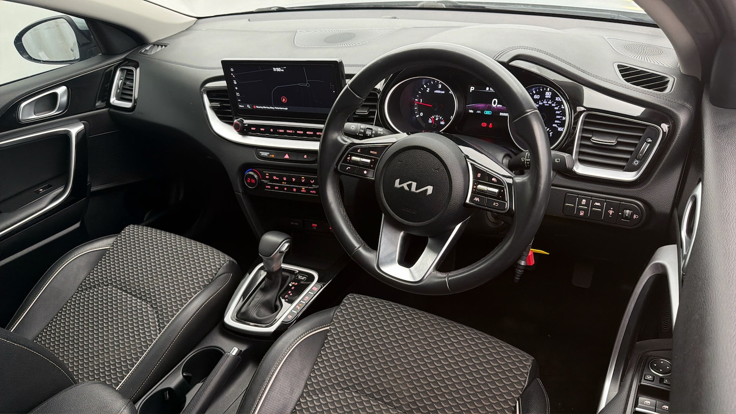 Used Kia Ceed 2023 for sale - 77915815: Photo 9