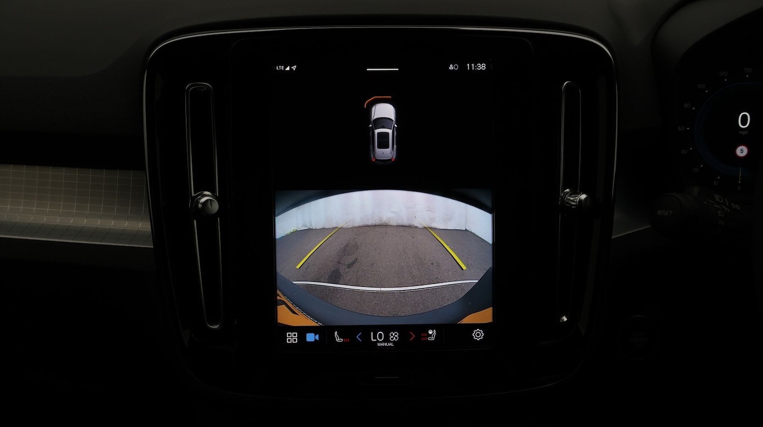 Used Volvo XC40 2022 for sale - 77763269: Photo 23