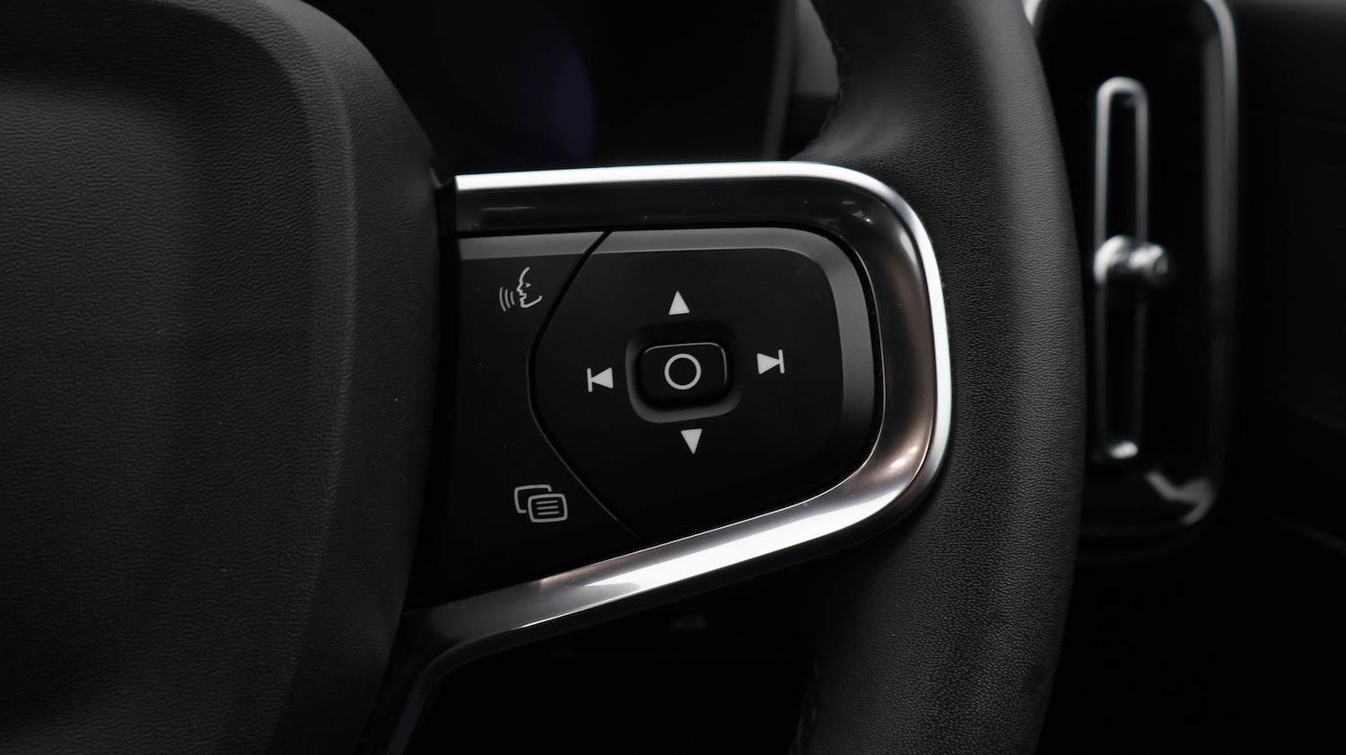 Used Volvo XC40 2022 for sale - 77763269: Photo 25