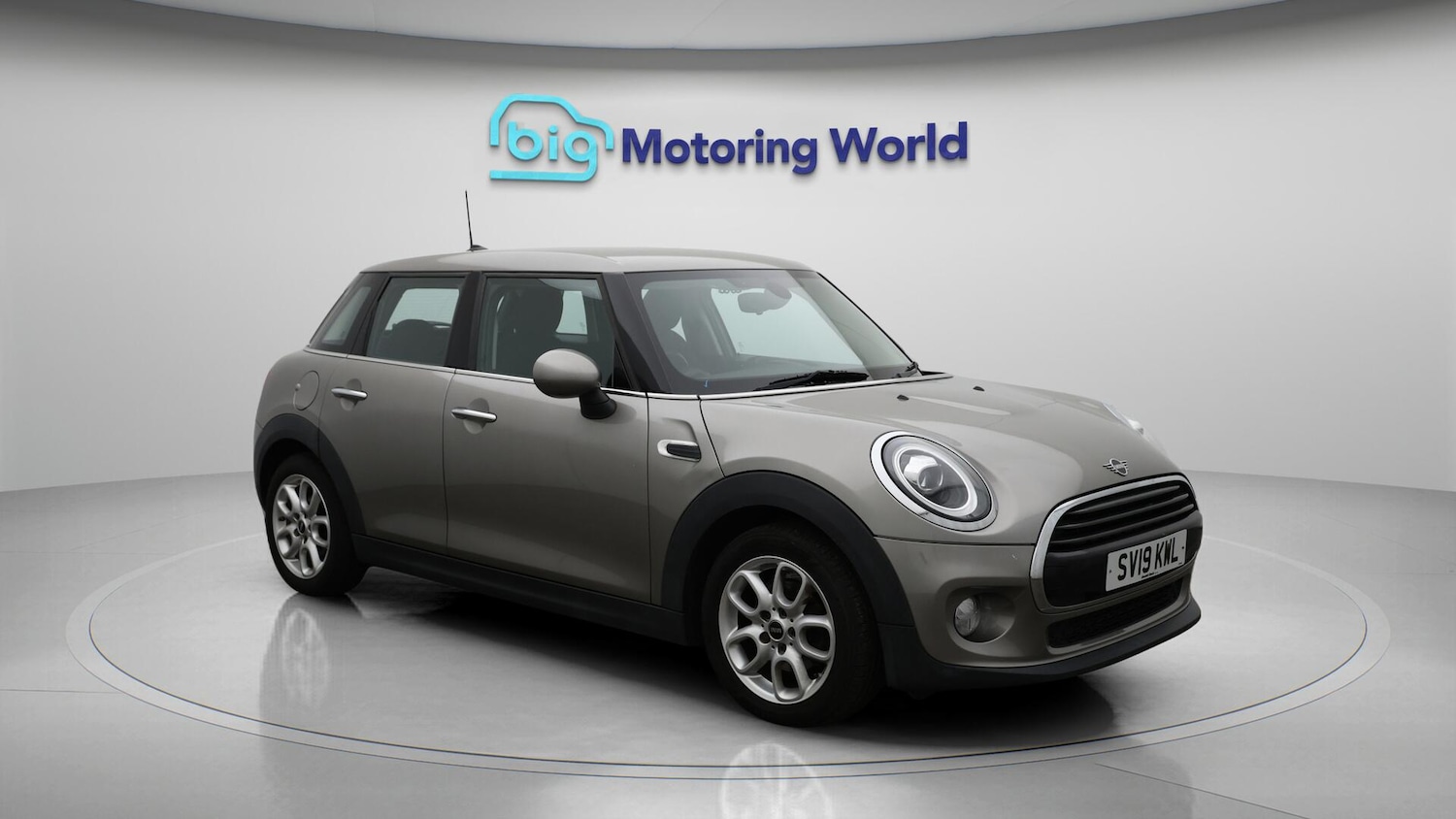 Used MINI Hatch 2019 for sale - 76549594: Photo 2