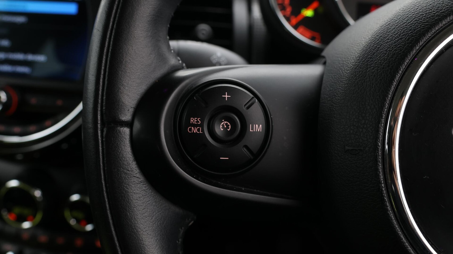 Used MINI Hatch 2019 for sale - 76549594: Photo 24