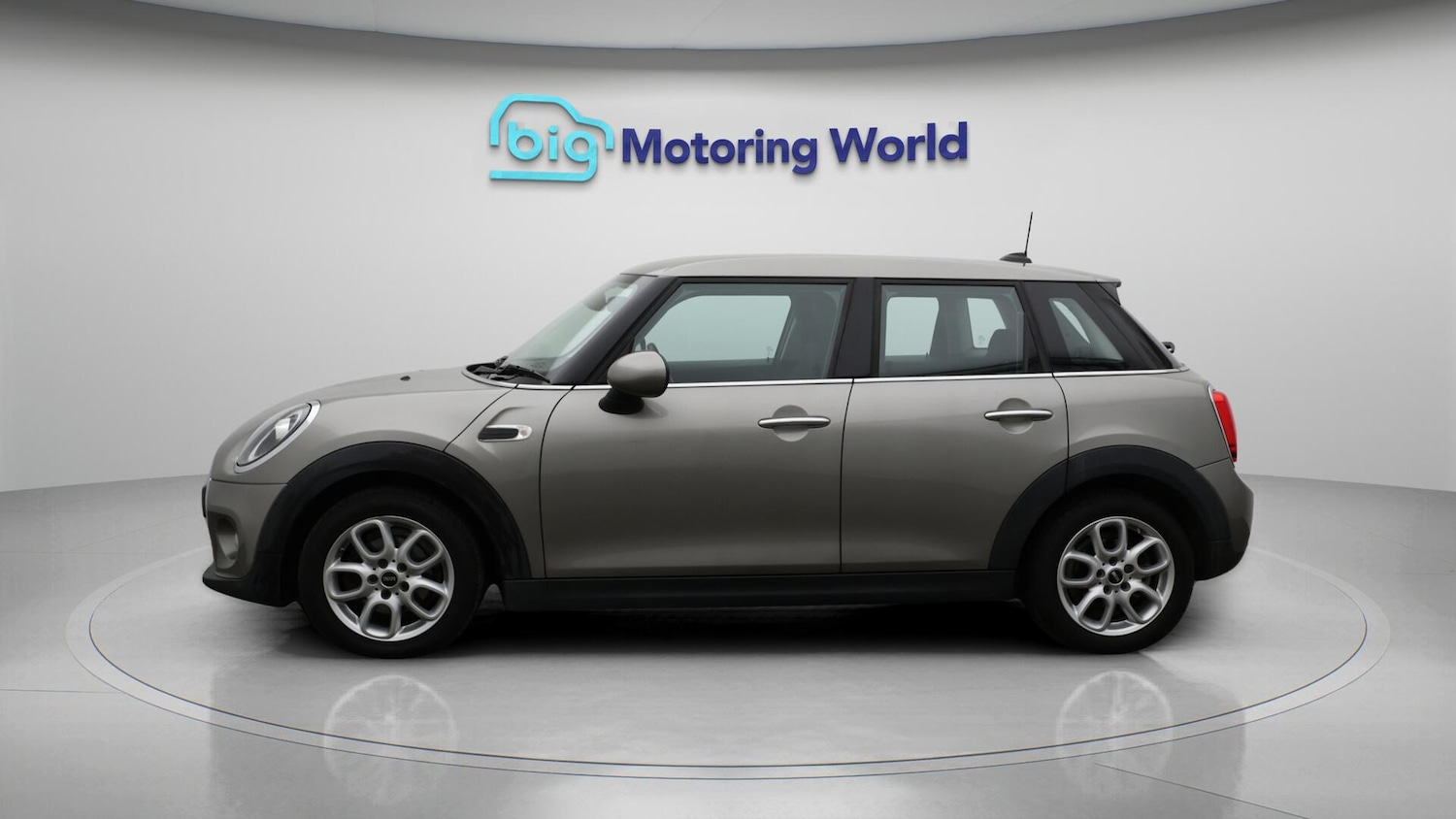 Used MINI Hatch 2019 for sale - 76549594: Photo 5
