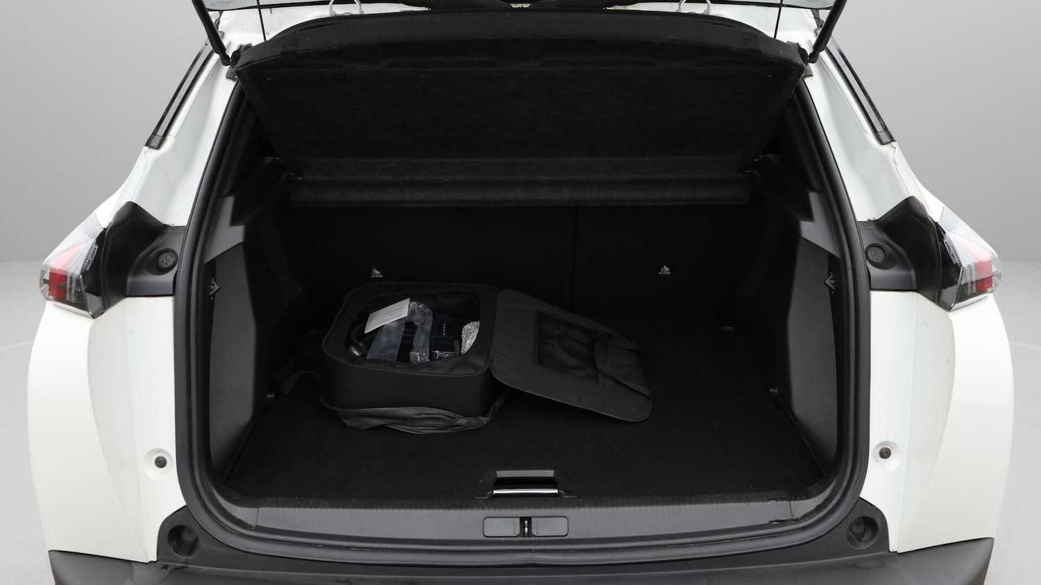 Used Peugeot 2008 2021 for sale - 76658257: Photo 18