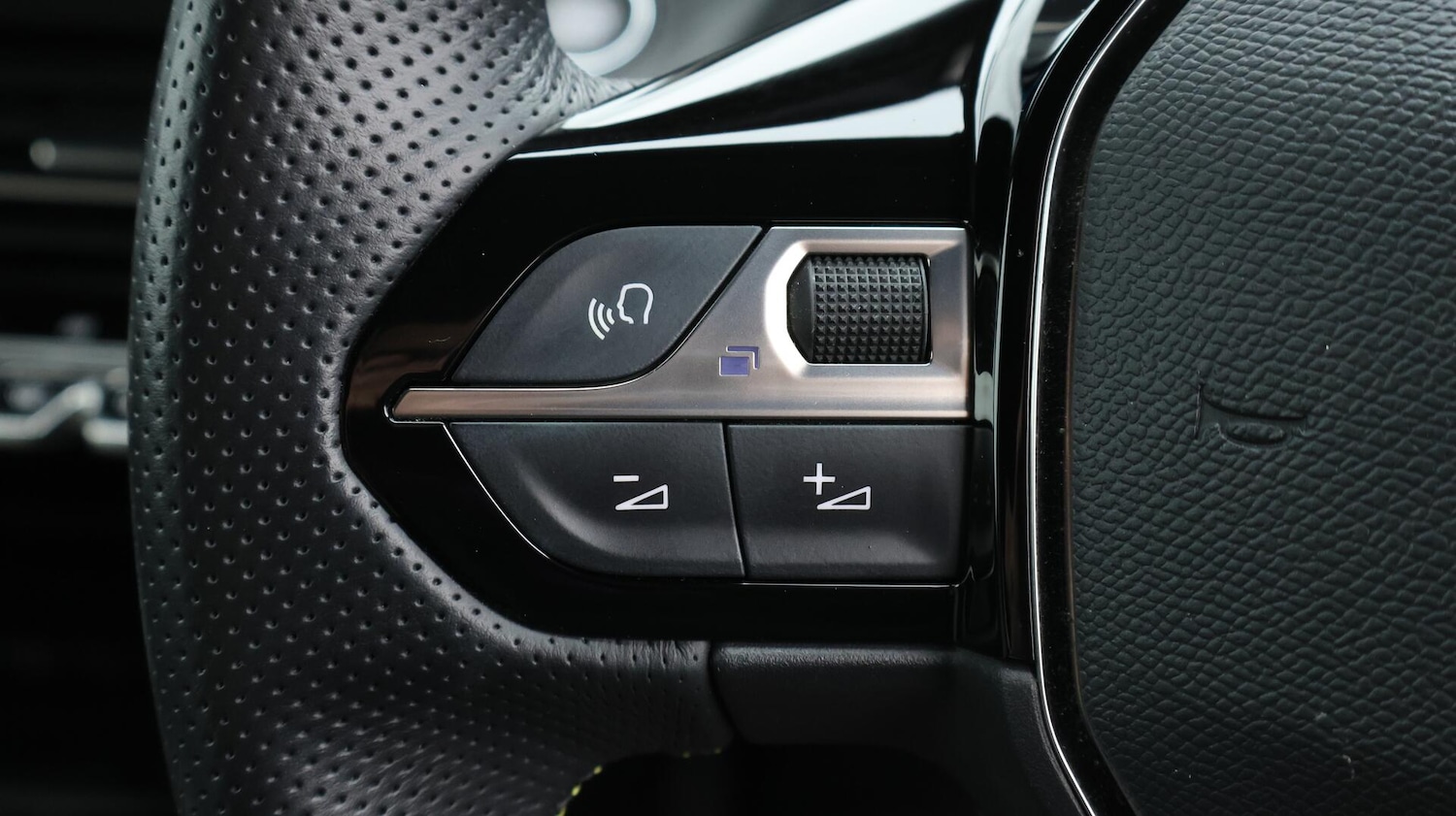 Used Peugeot 2008 2021 for sale - 76658257: Photo 23