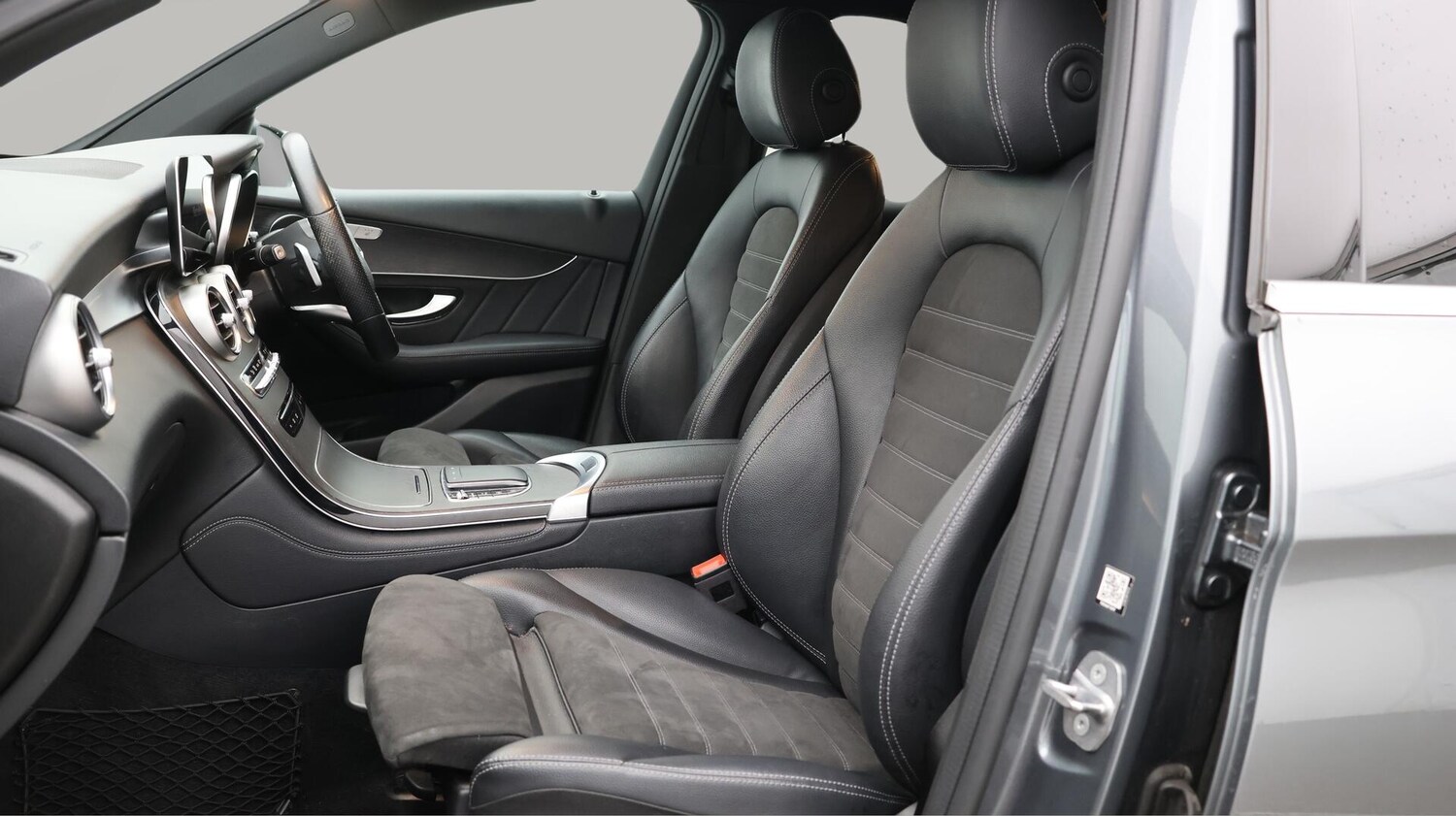 Used Mercedes-Benz GLC 2020 for sale - 76549196: Photo 15