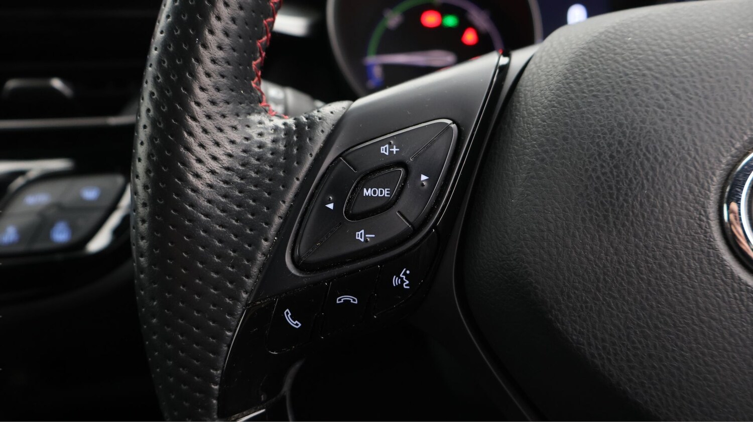 Used Toyota C-HR 2023 for sale - 77300627: Photo 24